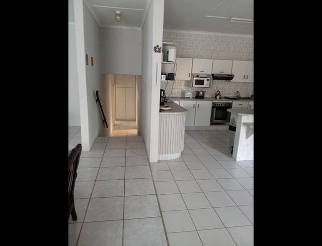 3 BEDROOM PROPERTY TO RENT IN PALM BEACH